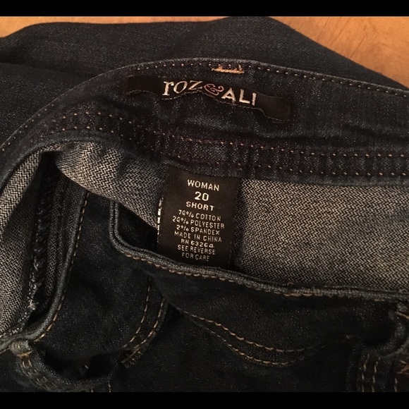 Women’s Plus Jeans - Picture 5 of 5
